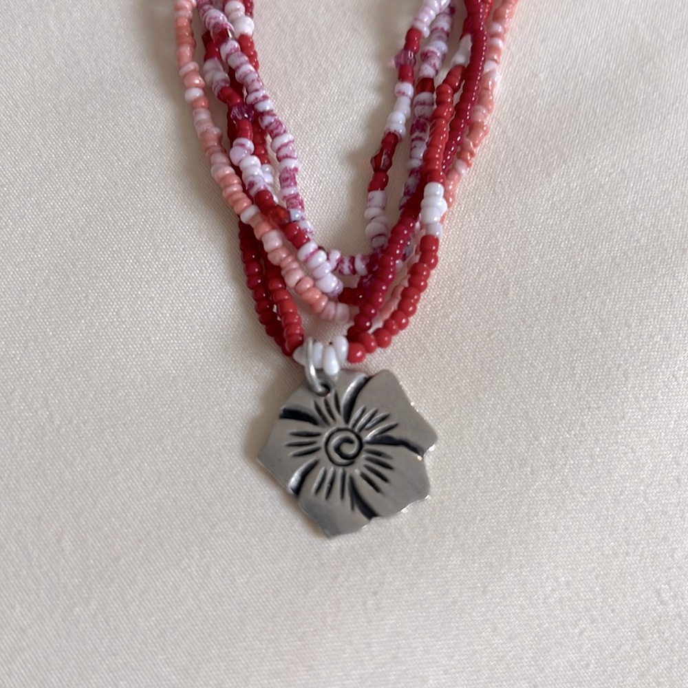 American Eagle Vintage/Y2K Beaded Layered Necklace with Silver Flower Pendant 💎